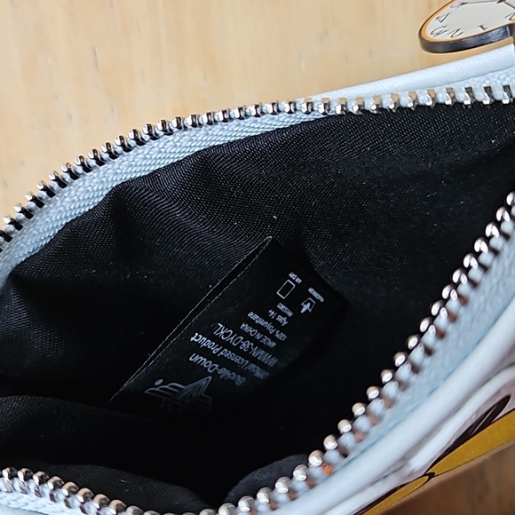 DISNEY BUCKLE-DOWN ALICE IN THE WONDERLAND COIN POUCH - Picture 8 of 12